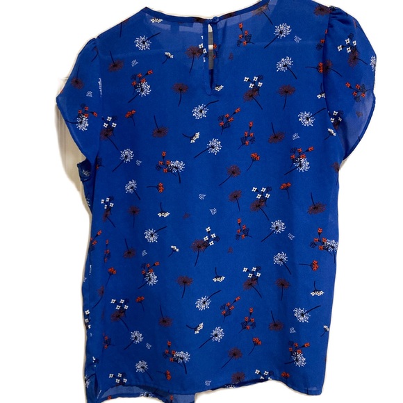 Fun 2 Fun Women’s Blue Pleated Cap Sleeve Blouse with Bib Collar Sz. Medium - Picture 3 of 9